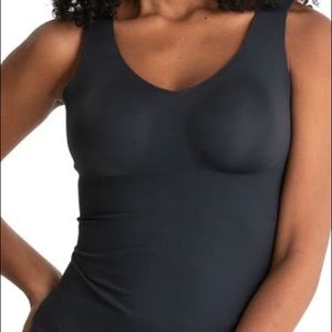 Evelyn & Bobbie Defy bra tank. Brand new w/o tag